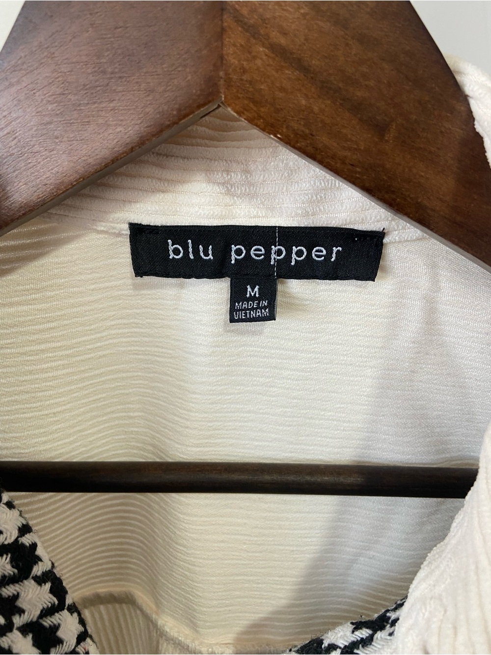 Blu Pepper Cream & Black Corduroy Houndstooth Utility Shacket - Picture 5 of 6